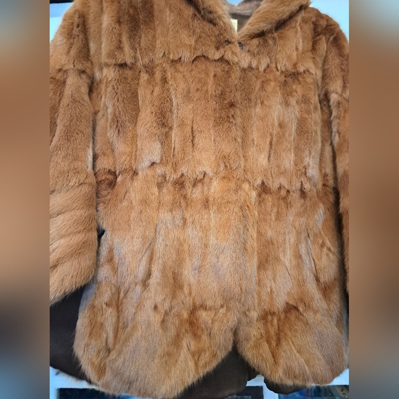 Gorgeous real fur poncho cape, brown muskrat - Picture 4 of 16